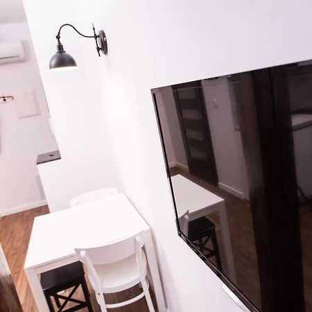 Mirror Apartments 克拉科夫 外观 照片