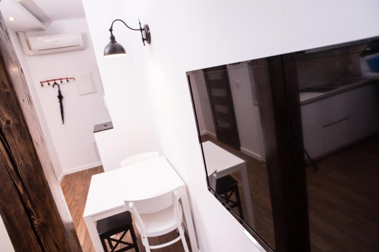Mirror Apartments 克拉科夫 外观 照片