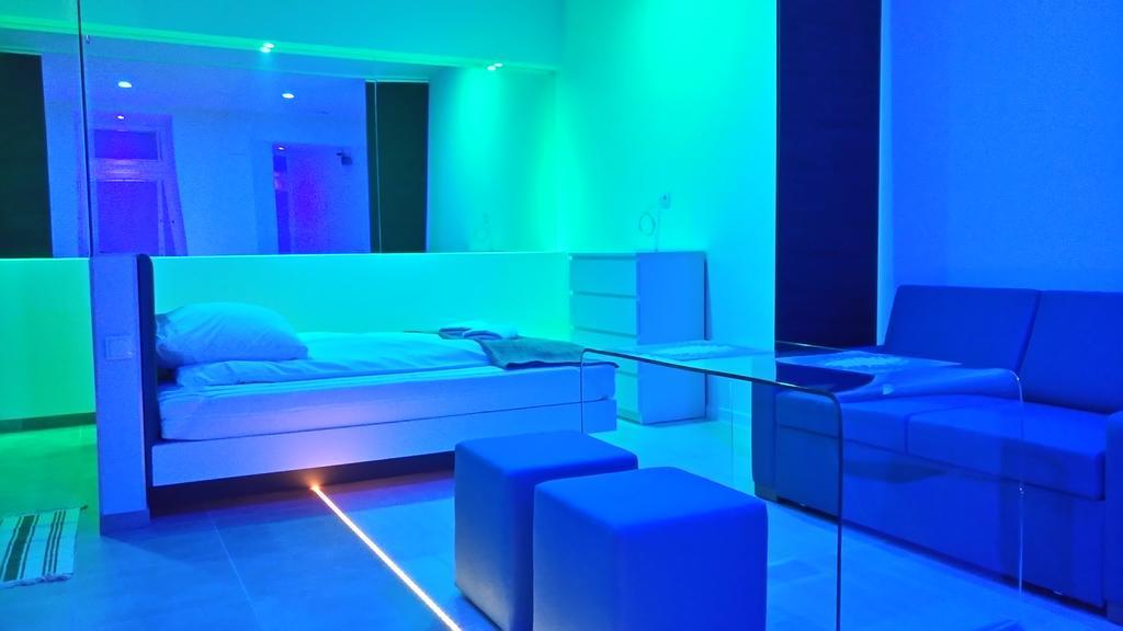 Mirror Apartments 克拉科夫 外观 照片