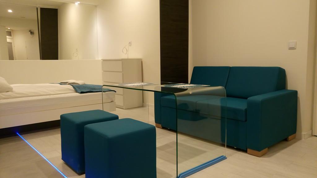 Mirror Apartments 克拉科夫 外观 照片