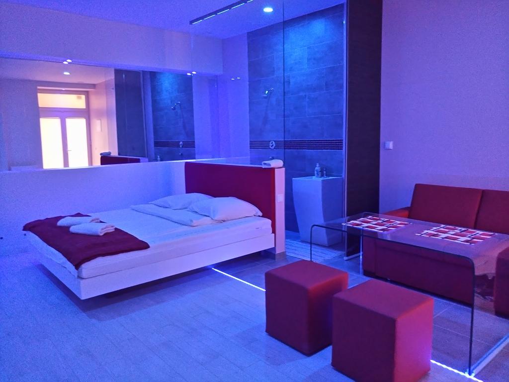 Mirror Apartments 克拉科夫 外观 照片