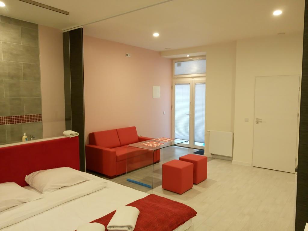Mirror Apartments 克拉科夫 外观 照片